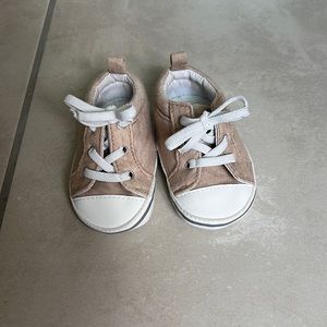 0-3m Carter’s baby shoes